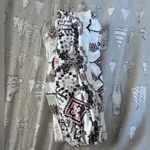 Patterned Headband with Geometric Design